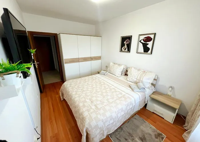 Vip Belvedere Club Apartmán *